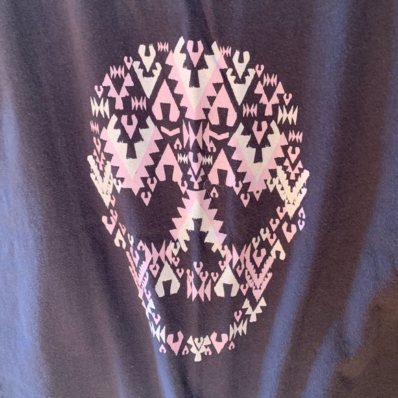 H & M Gray Print Skull T-Shirt Size 10-12 yrs 
3 for $15 with 💕 - Picture 8 of 8